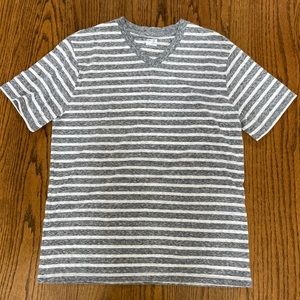 Mens GAP V neck tee